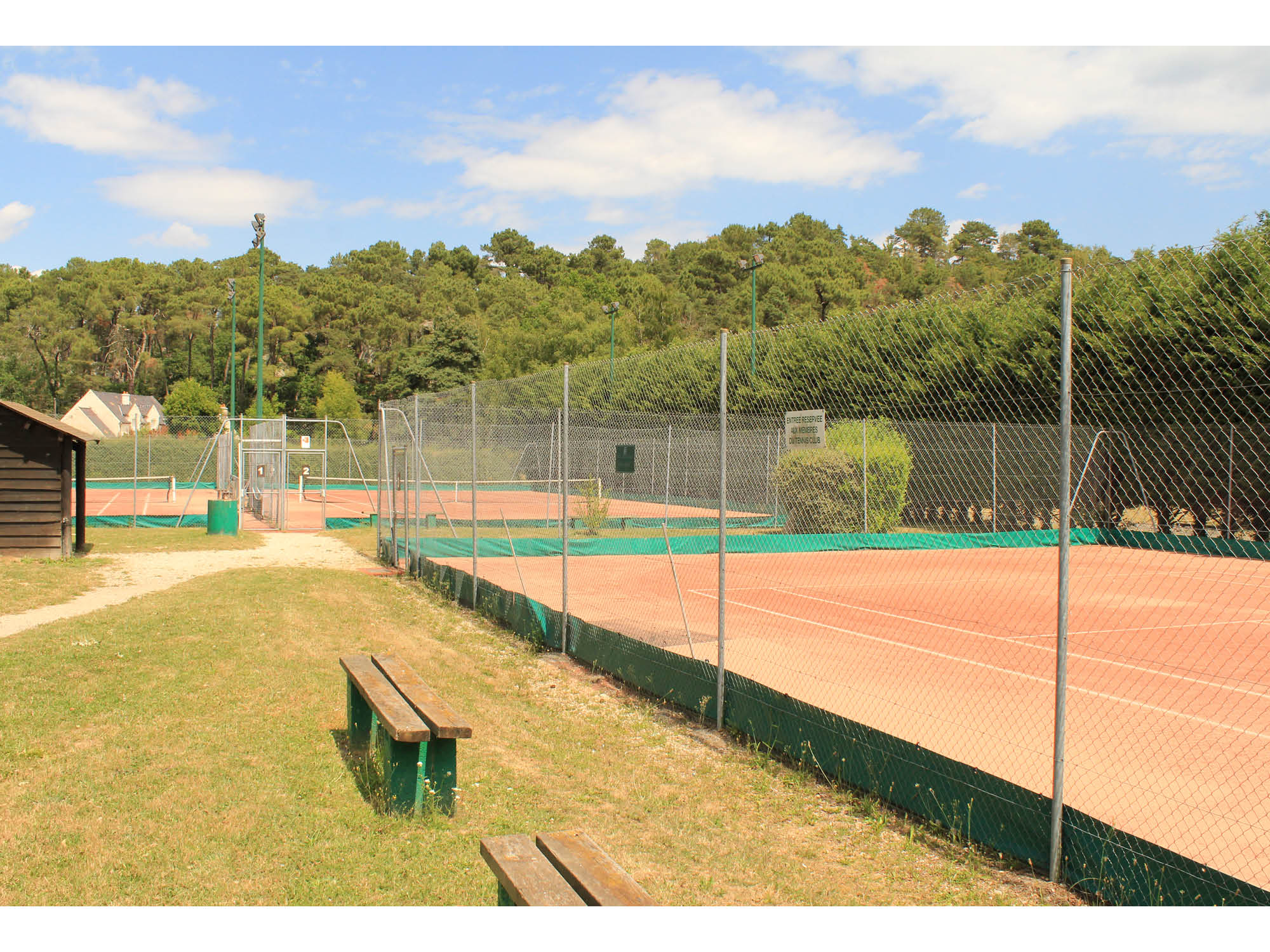 terrains de tennis au Vaudoué