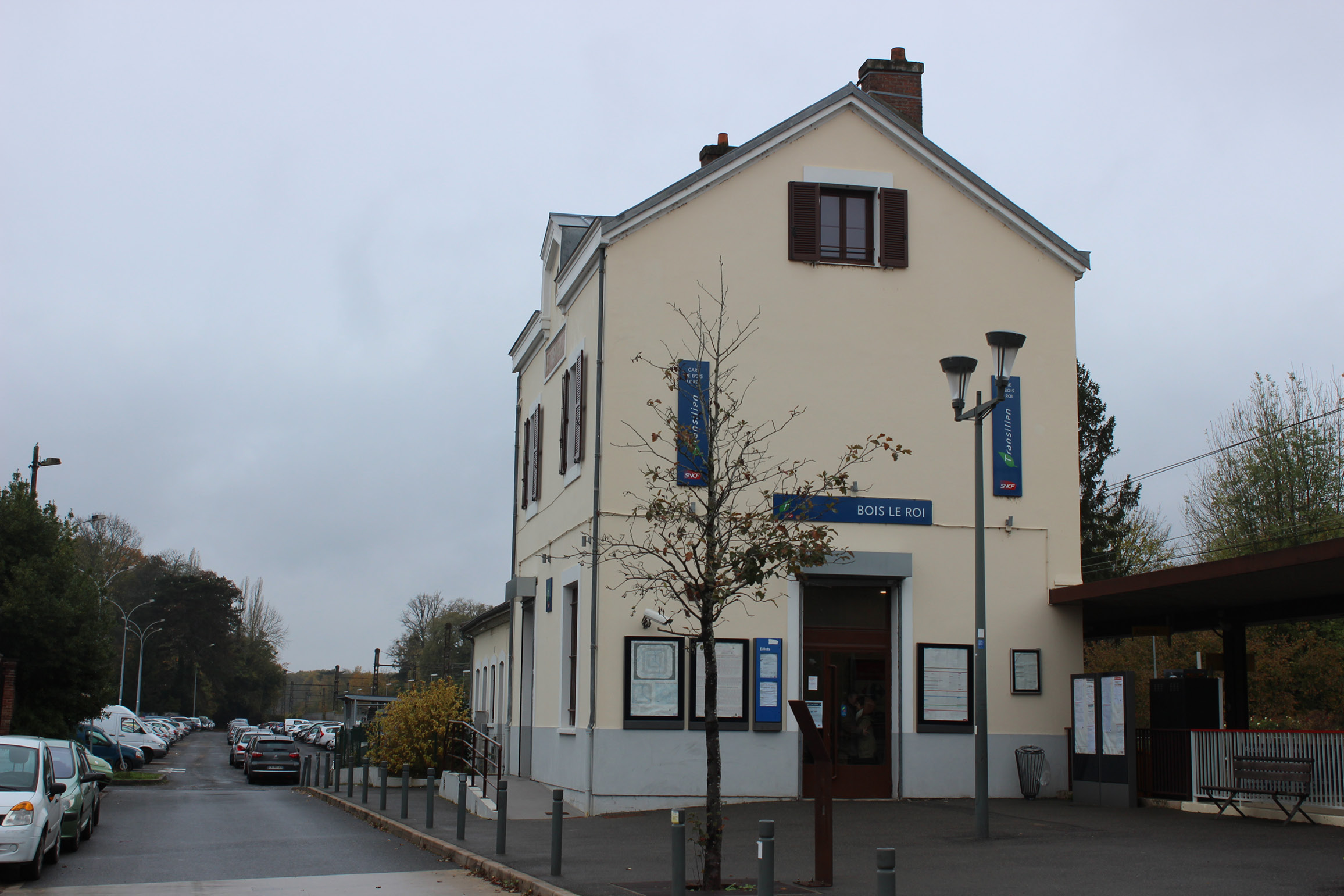 gare de bois le roi